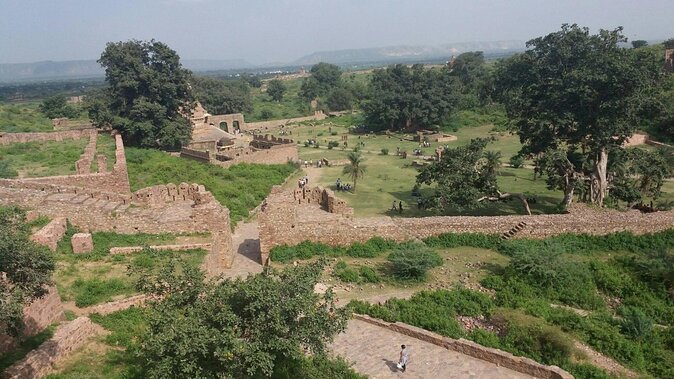 Abhaneri & Bhangarh Day Trip – Car, Guide, Lunch & Monkey Temple - Key points before you go
