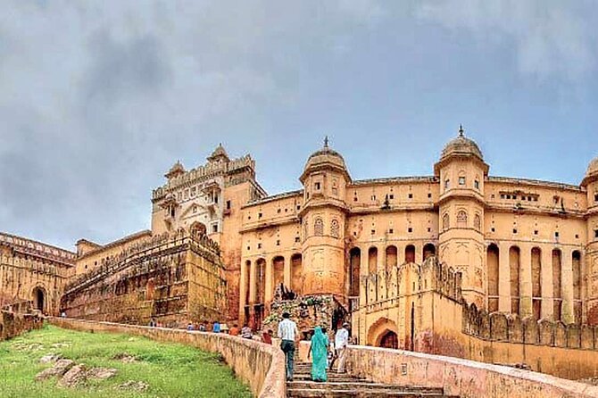 Best of Jaipur 1, 2-Day Private Full-Day Delhi Sightseeing - Jaipur UNESCO Hits: City + Jantar Mantar in One Go