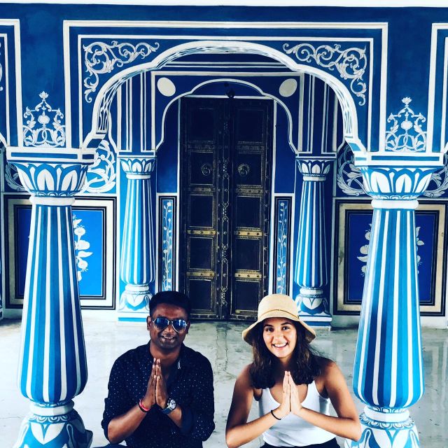 Book Govt. Approved Tour Guide for Jaipur City Tour - Amer Fort: your biggest guided block of the day
