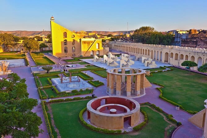 Enchanting Jaipur: Private Evening Tour of the Pink City - Stop 3: Albert Hall Museum with golden light and breathing room