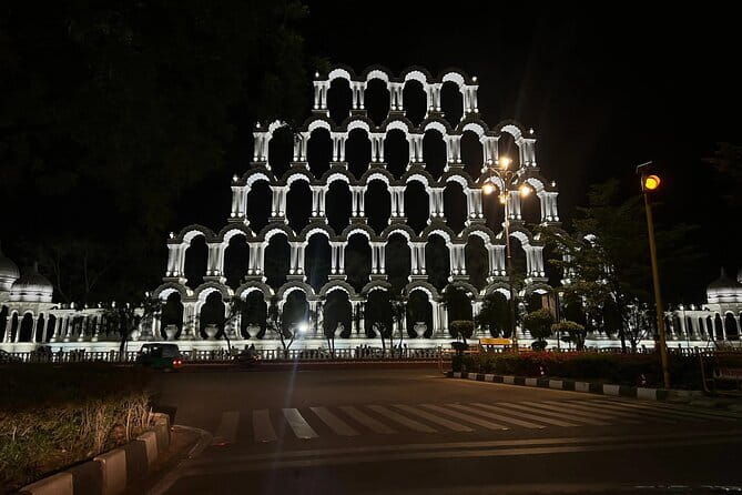 Explore Jaipur at Night with Patrika Gate - A 4-Hour Night Loop Through Jaipur’s Most Photogenic Corners