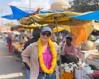 Feel Jaipur Like a Local with Guide & Old City Heritage Walk - Jal Mahal photo stop and the quiet contrast of Royal Gaitor