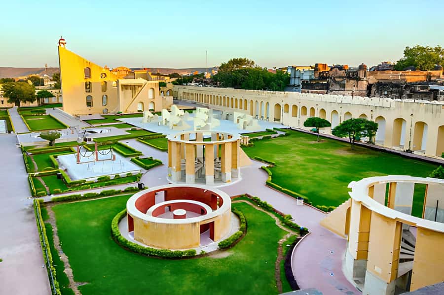 From Delhi: Jaipur Sightseeing Day Tour with Hotel Pickup - City Palace: Mughal meets Rajput in one footprint