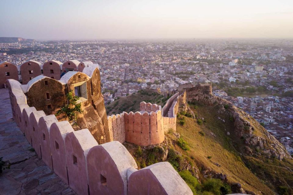 From Jaipur: Private Amber Fort, Jal Mahal and More Car Tour - Hawa Mahal: Latticework Views and a Final Big Impression