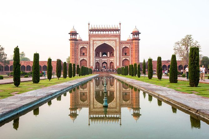 From Jaipur Private Taj Mahal & Agra Fort Day tour with Transfers - Getting the most from your live guide (and why patience matters)