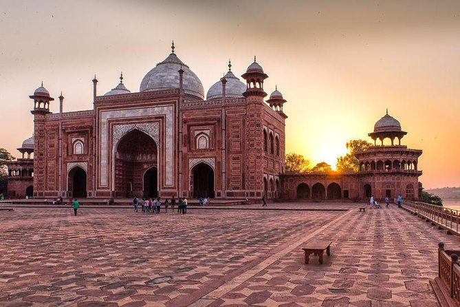 From Jaipur Private Taj Mahal & Agra Fort Day tour with Transfers - Price and logistics: what your $86 includes and where it saves you time