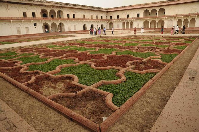 From Jaipur: Same Day Guided Taj Mahal, Agra Fort & Fatehpur Sikri Private Tour - How long is it, and who will handle it best?