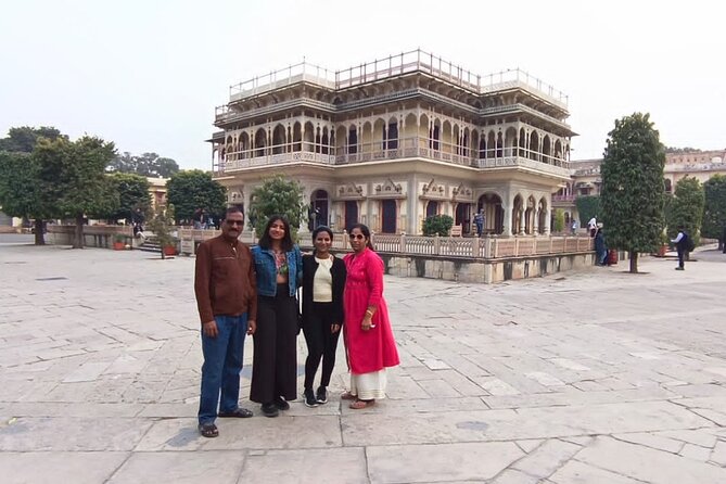 Jaipur 02 Days Private Tour with Vehicle+Professional Chauffeur - Shopping and side-time: how to use the schedule without slowing down