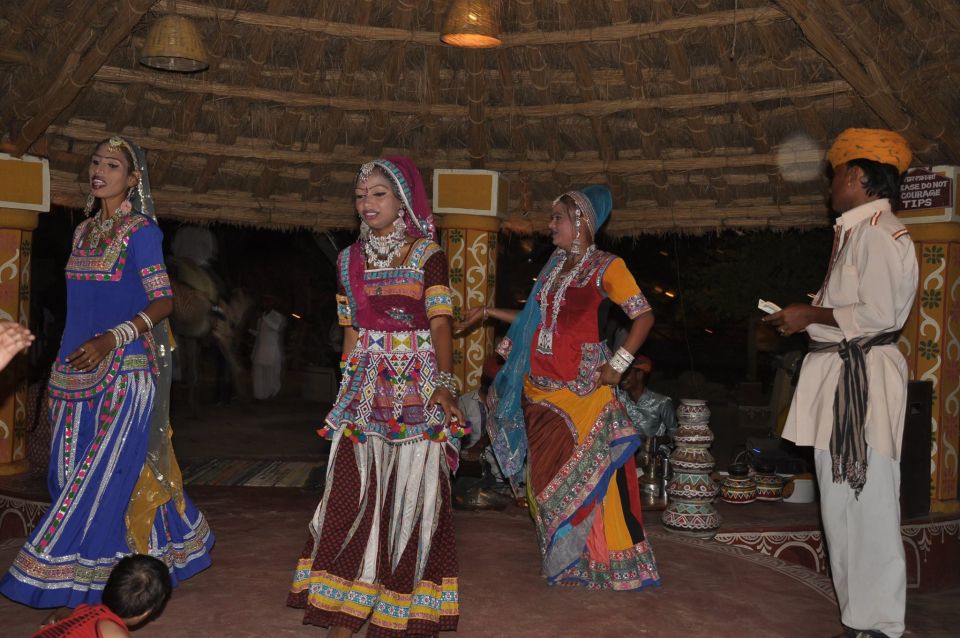 Jaipur: Chokhi Dhani Local Village Experience - The Evening Program: Rajasthan Performances and Costumes