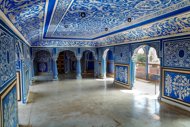 Jaipur City Palace, Hawa Mahal & Jantar Mantar Private Tour - Jantar Mantar: Sawai Jai Singh II’s stone sundial science