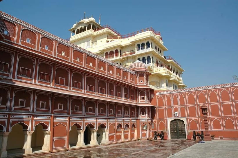 Jaipur: City Palace Museum - Direct Official Ticket - Sileh-Khana: Arms and Armour That Feels Almost Modern