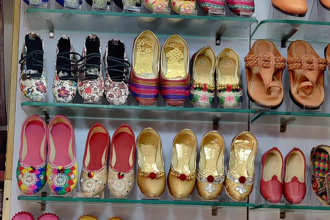 Jaipur City Shoping Tour With Pink City - The shopping route: from readymade clothes to precious stones