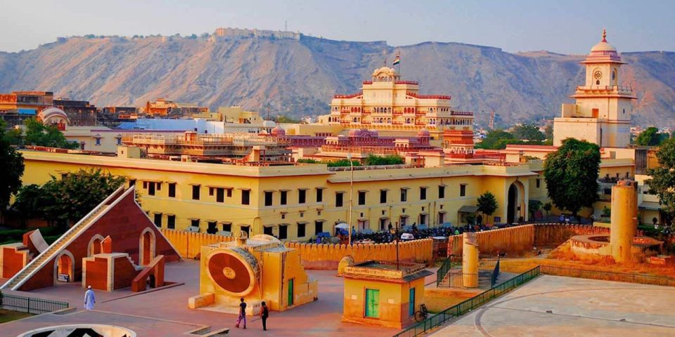 Jaipur: City Sightseeing Private Full-Day Guided Tour - Time for local shopping—without wrecking your monument schedule