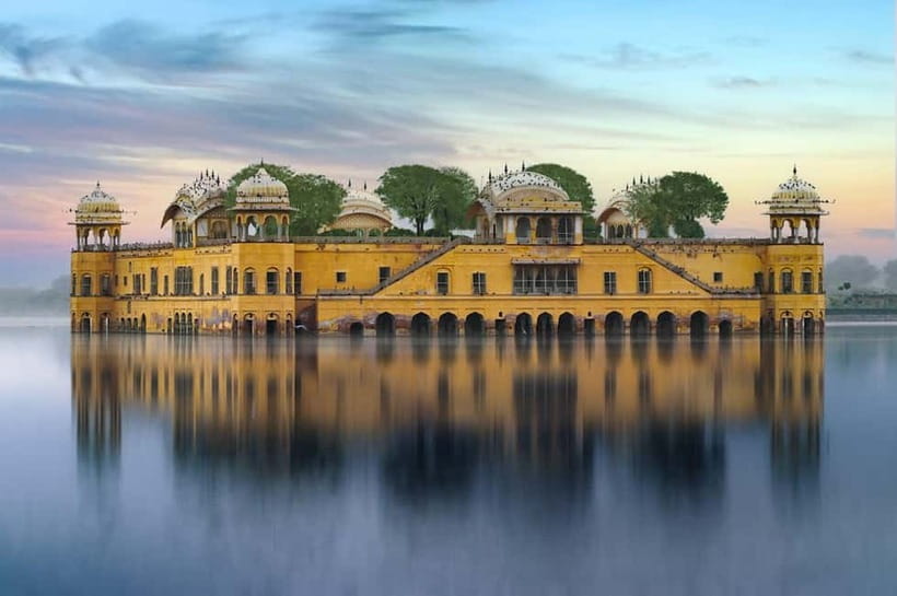 Jaipur City Tour Elephant Ride with Guide - Quick stops that still feel purposeful: Panna Meena ka Kund and Elephant Village