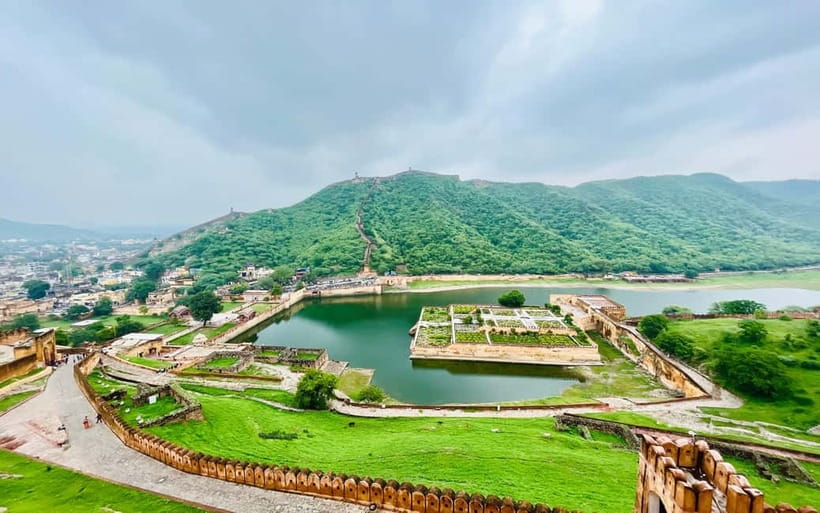 Jaipur: City Tour Full-Day Sightseeing with Guide - Jantar Mantar: Where You Stop Thinking Like a Tourist
