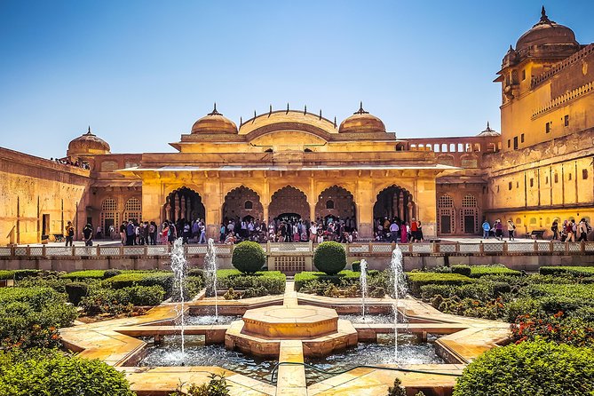 Jaipur city tour - Hawa Mahal: Wind Palace photos without the stress