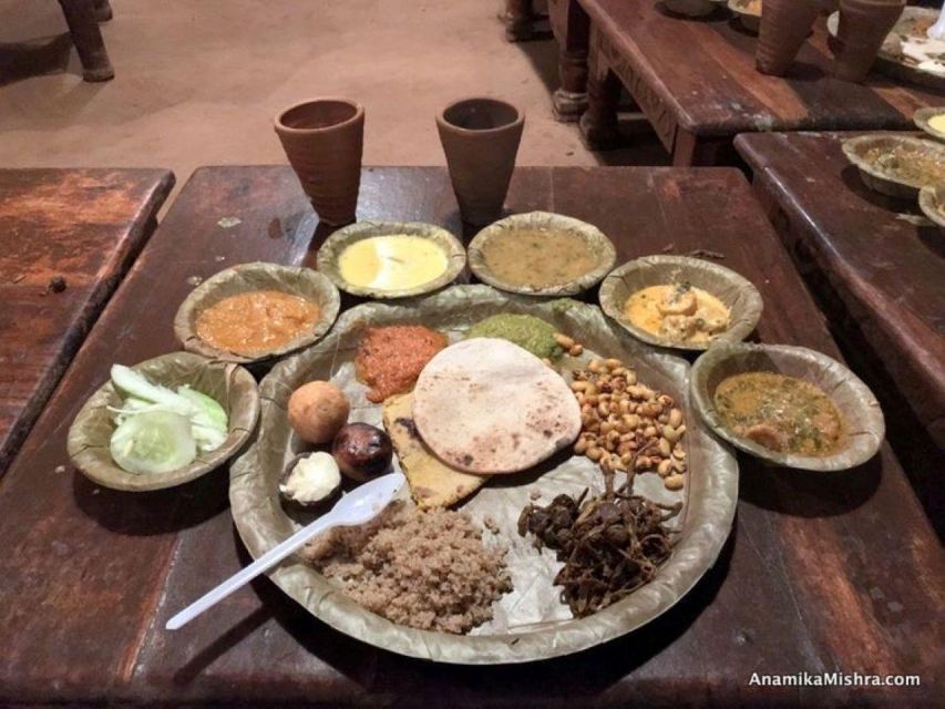 Jaipur Evening Tour Chokhi Dhani village culture with dinner - Live instrumental music: the soundtrack to your walk