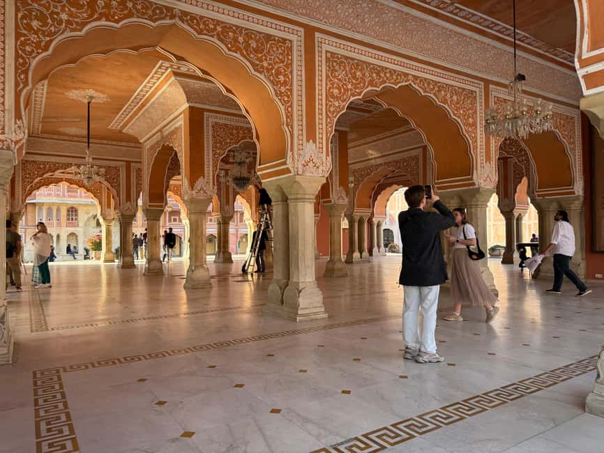 Jaipur: Full Day City Highlights Tour with Tour Guide - Amber Fort: Sheesh Mahal, the big courtyards, and the audience halls