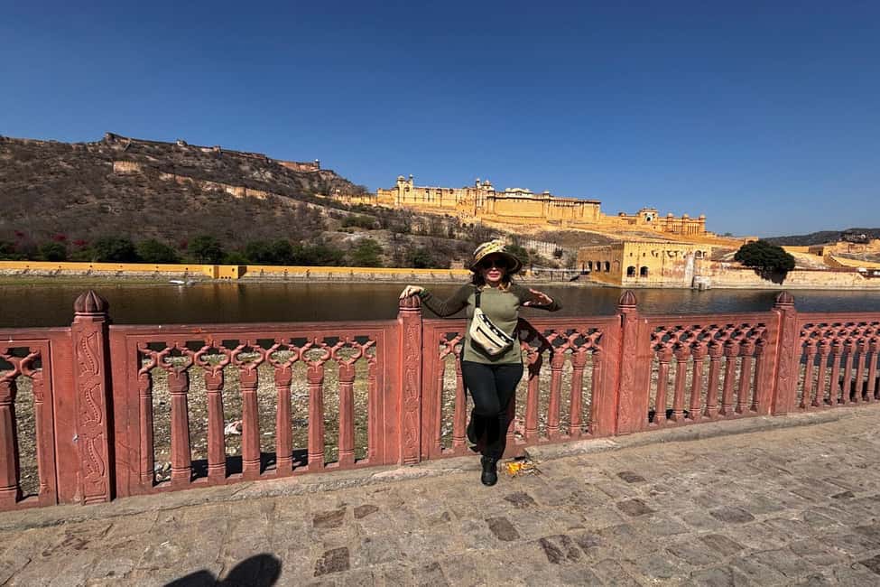 Jaipur: Full Day City Highlights Tour with Tour Guide - Jal Mahal from the lakeside: a calm stop that still delivers