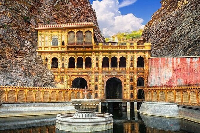 Jaipur Full Day Heritage of Pink City Tour By Tuk Tuk With Chai - Panna Meena ka Kund Stepwell Geometry and Quick Temple Stops