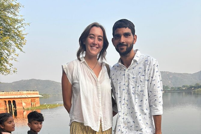 Jaipur Full-Day Motorbike Tour for Solo Female Travelers - Patrika Gate and Jawahar Kala Kendra: start with color, end with meaning