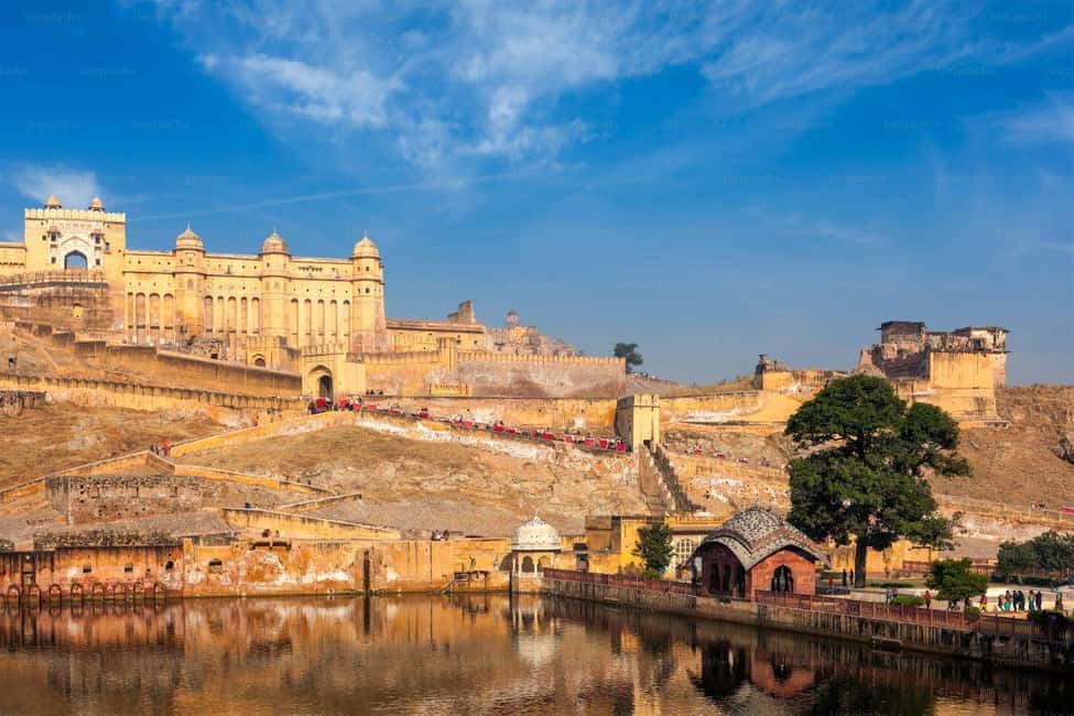 Jaipur: Full Day Sightseeing with Professional Photographer - City Palace: Maharaja Jai Singh’s power center, seen close up