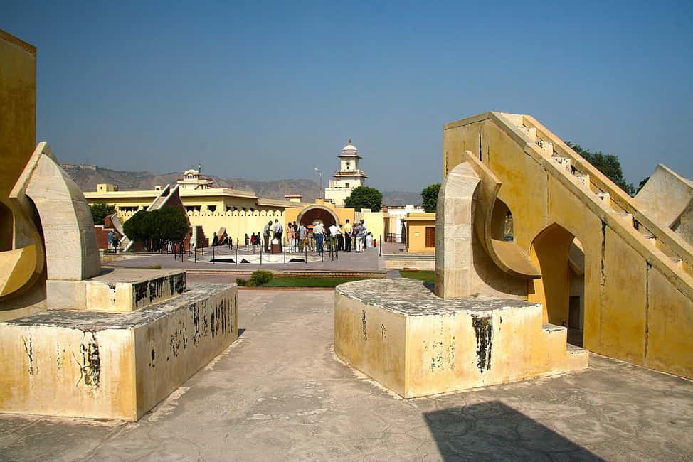 Jaipur: Half-Day Sightseeing Tour of the Heritage Pink City - Hawa Mahal: The Palace of Winds in Front of Your Eyes