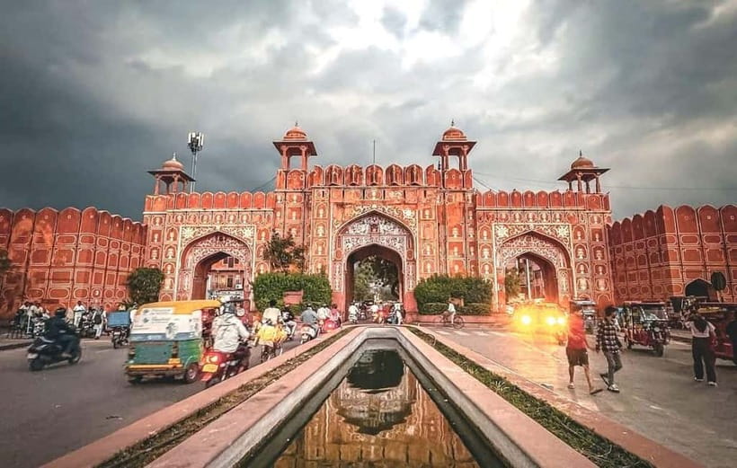 Jaipur: Half or Full-Day Sightseeing Tour with Flower Market - Hawa Mahal at a photo-stop pace (and what to look for)
