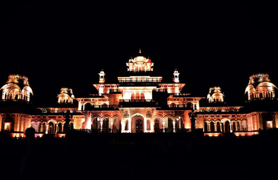 Jaipur: Heritage Evening Tour with Monkey Temple Sunset - Hawa Mahal at night and the flower market pause