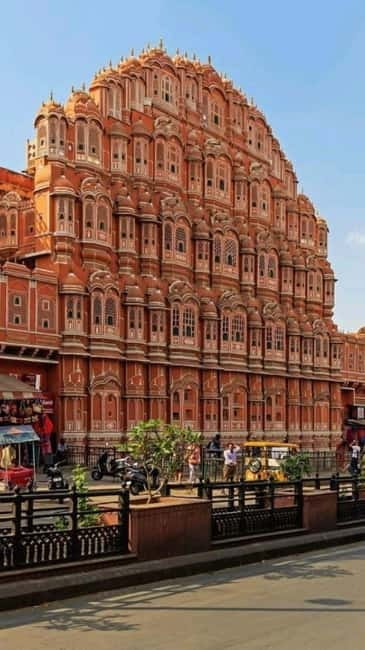 Jaipur: Night Open Jeep Safari with City Lights & Palaces - Hawa Mahal after dark: the Palace of Winds goes full neon