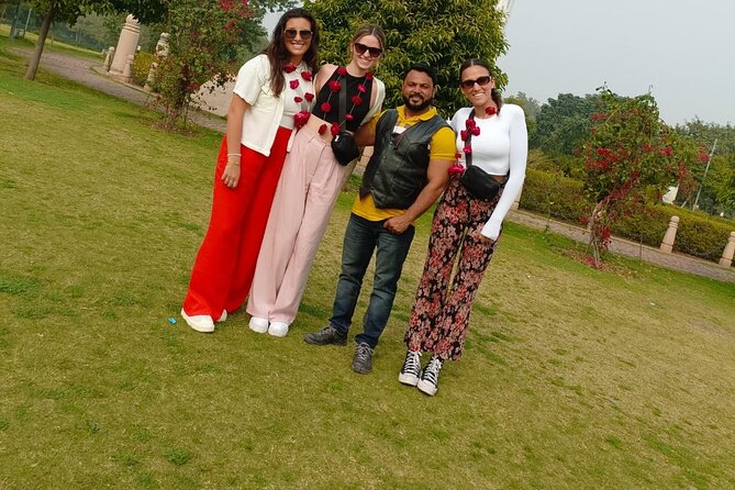 Jaipur Night Tour with Scenic Sunset at Monkey Temple - Price and Logistics: What You’re Really Paying For