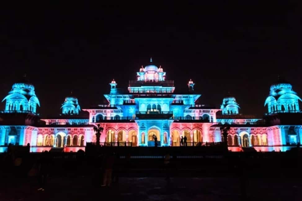Jaipur Night Wonders: A Guided Night Walking Tour - Tripolia Gate, Isarlat Sargasooli, and Partanion Ka Rasta in Night Lighting