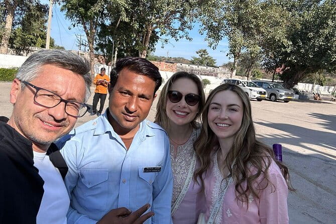 Jaipur One Day Private Sightseeing Tour with Guide - Possible drawbacks to keep your expectations realistic