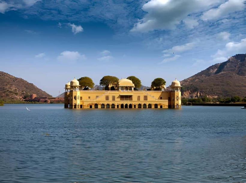 Jaipur: Personalized Full-Day City Tour by Car with Options - Private AC car and guide: why this Jaipur day feels easier