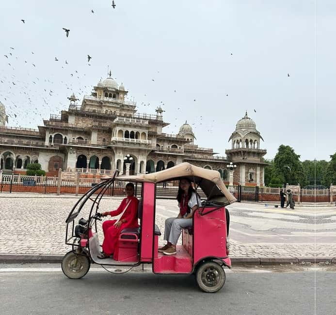 Jaipur Private City Tour with a Women-Driven E-Rickshaw Ride - Panna Meena ka Kund: the stepwell stop under the fort