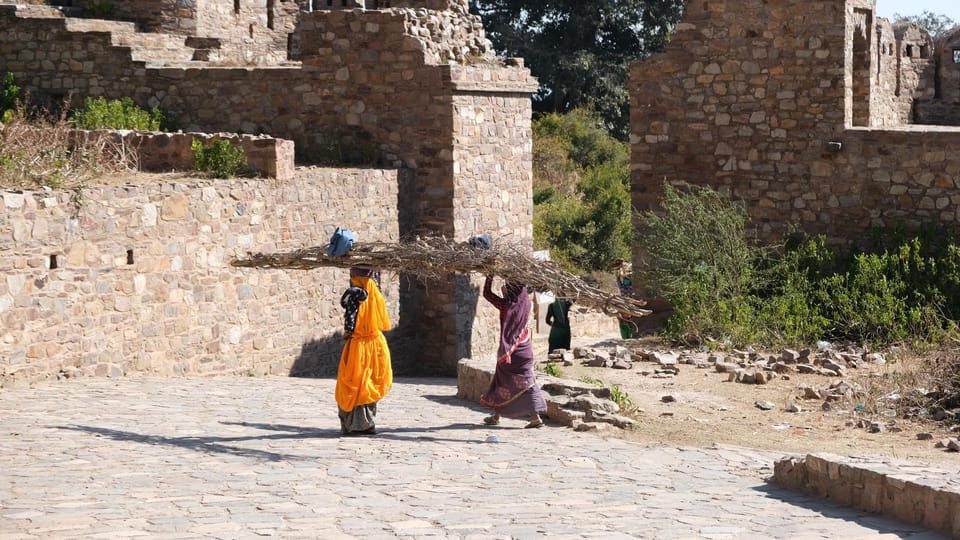 Jaipur: Same-Day Bhangarh Fort & Chand Baori Stepwell Tour - Timing, walking, and who this tour fits best