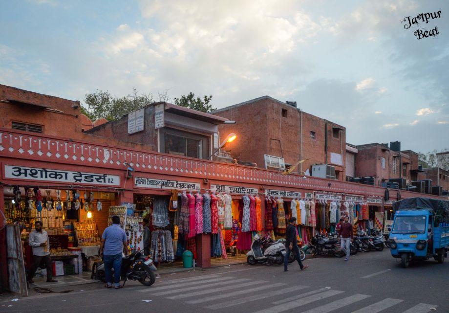 Jaipur Shopping: Jewelry, Fabrics, Rugs & Block Printing - Carpet Shopping: Quality Checks and the Custom-Order Advantage