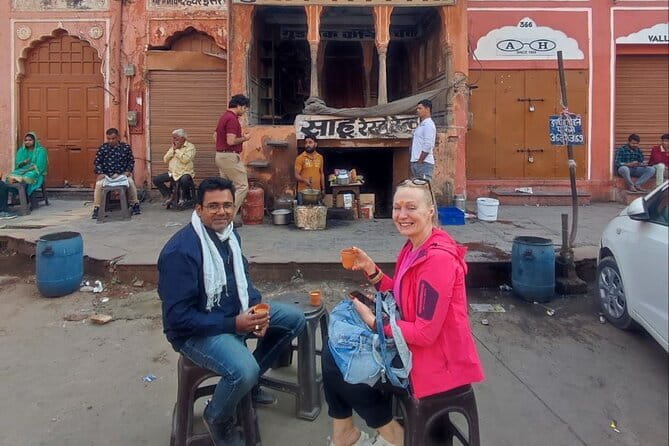 Jaipur: Shopping Tour•Food & Drink•City Sightseeing Tour Tuk-Tuk - Street food stops: kachori, chai, kulfi, and sweets in one run