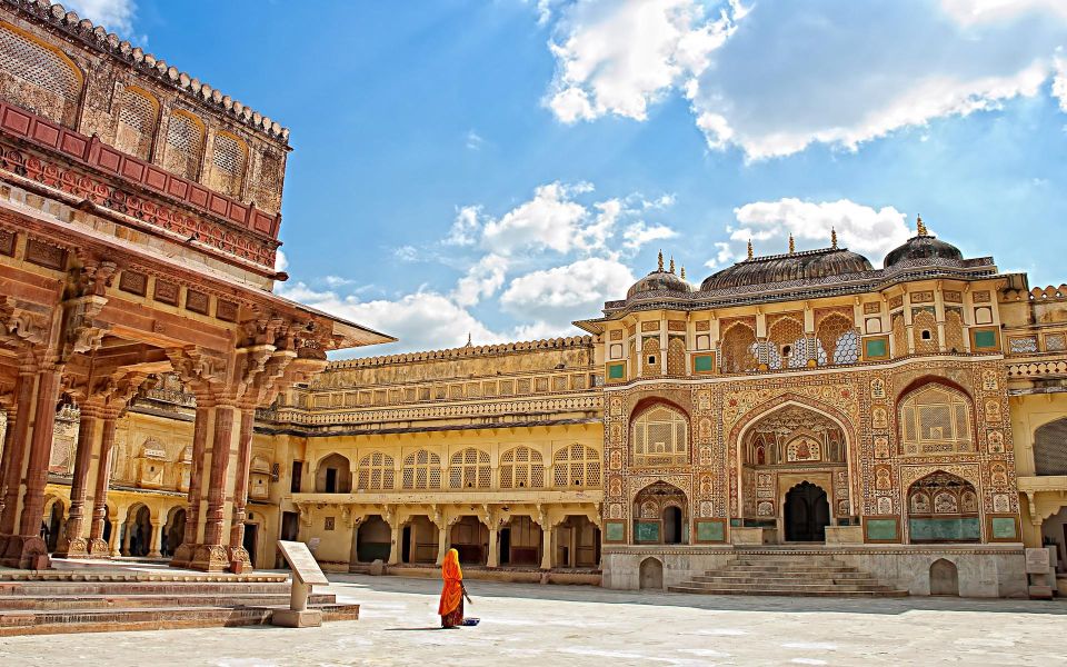 Jaipur Sightseeing by Tuk-Tuk: Temples, Palaces & Markets - Panna Meena ka Kund: a quick heritage stop that can surprise you