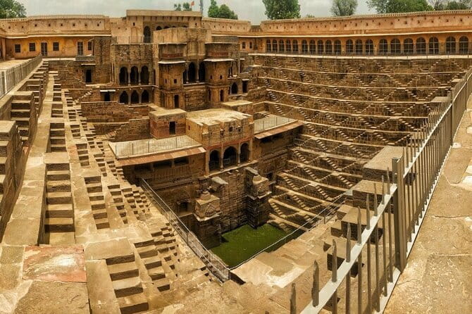 Jaipur to Agra Day Trip with Fatehpur Sikri and Abhaneri - Stop 2: Fatehpur Sikri UNESCO Site in 1 Hour (What You’ll See)