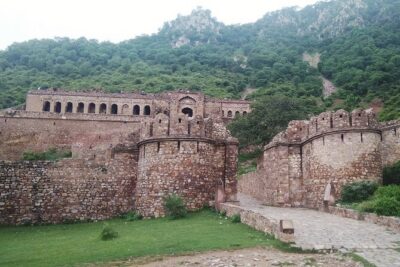 Jaipur to Chandbaori Stepwell & Haunted Bhangarh Private Trip - Harshat Mata Temple: The Quick Stop That Adds Meaning