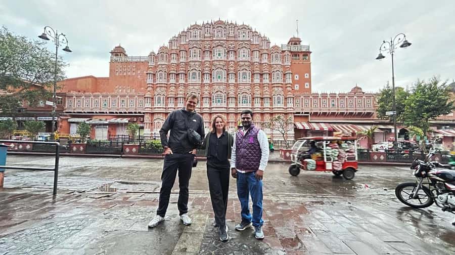 Jaipur: Tour with Nahargarh Sunrise or Monkey Temple Sunset - Sunrise option: Nahargarh Fort, Panna Meena Stepwell, Amber Fort, and Hawa Mahal