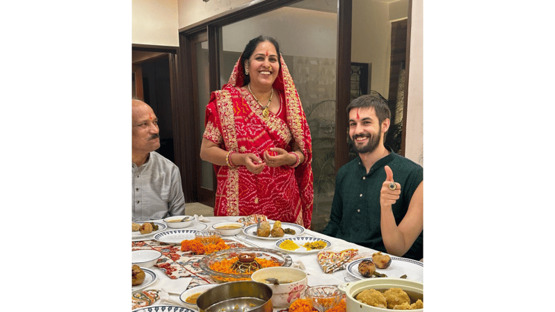 Jaipur: Traditional cooking class and storytelling session - The dinner table: relaxed, shared, and actually part of the class