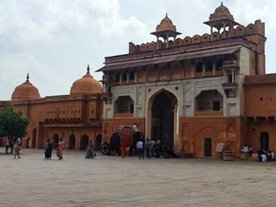 Local Jaipur city sightseeing with options - Your Day Starts with Pickup and an AC SUV