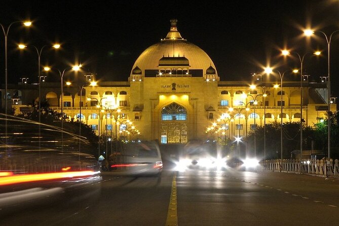 Magical Jaipur Night Tour Including Patrika Gate - First stop: Patrika Gate and a quick photo win