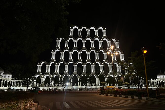 Magical Jaipur Night Tour Including Patrika Gate - Toran Dwar, Vidhan Sabha passes, and the big-symbol architecture