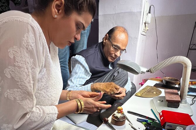 Meenakari Enamelling Experience on Silver Jewellery in Jaipur - Coffee, Snacks, and Photos: Small Extras That Matter