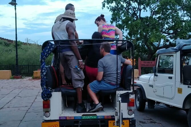 Night Safari in Jaipur on an Open Jeep - Hawa Mahal from the outside: royal facade, easy photo stop
