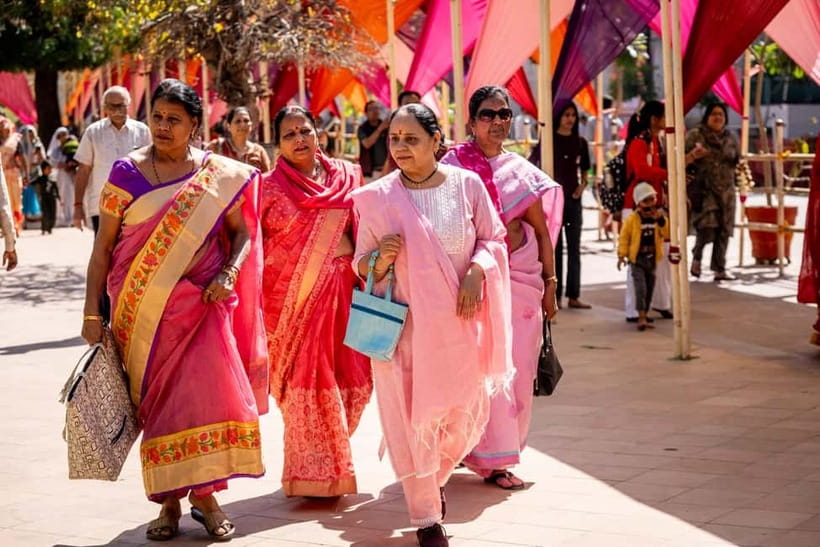 Pink City Walking Tour With Us ( A Haritage Walk in Jaipur) - The Market Walk: Sabji Mandi Janta Market and Phool Mandi
