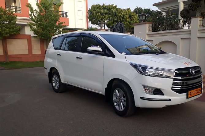 Private Car Jaipur to New Delhi - Dropped at IGI Airport or your Delhi/Gurugram hotel